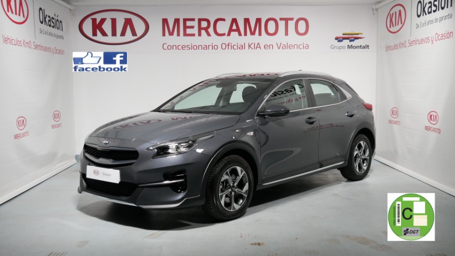 KIA XCeed Gris / Plata Diesel Manual 4x4 SUV 5 puertas 2021 en Valencia