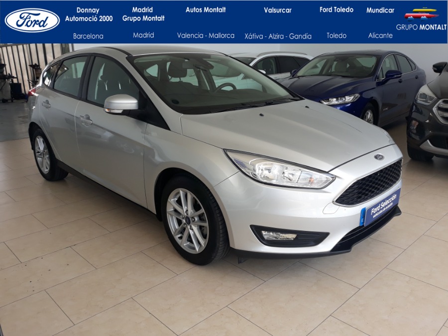 FORD Focus Gris / Plata Gasolina Automático Berlina 5 puertas 2018
